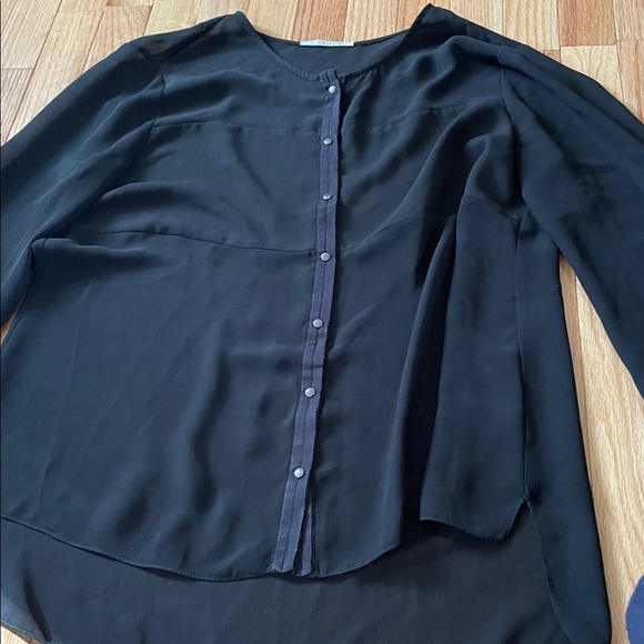 T Tahari Black Button-Down Blouse - Picture 3 of 9